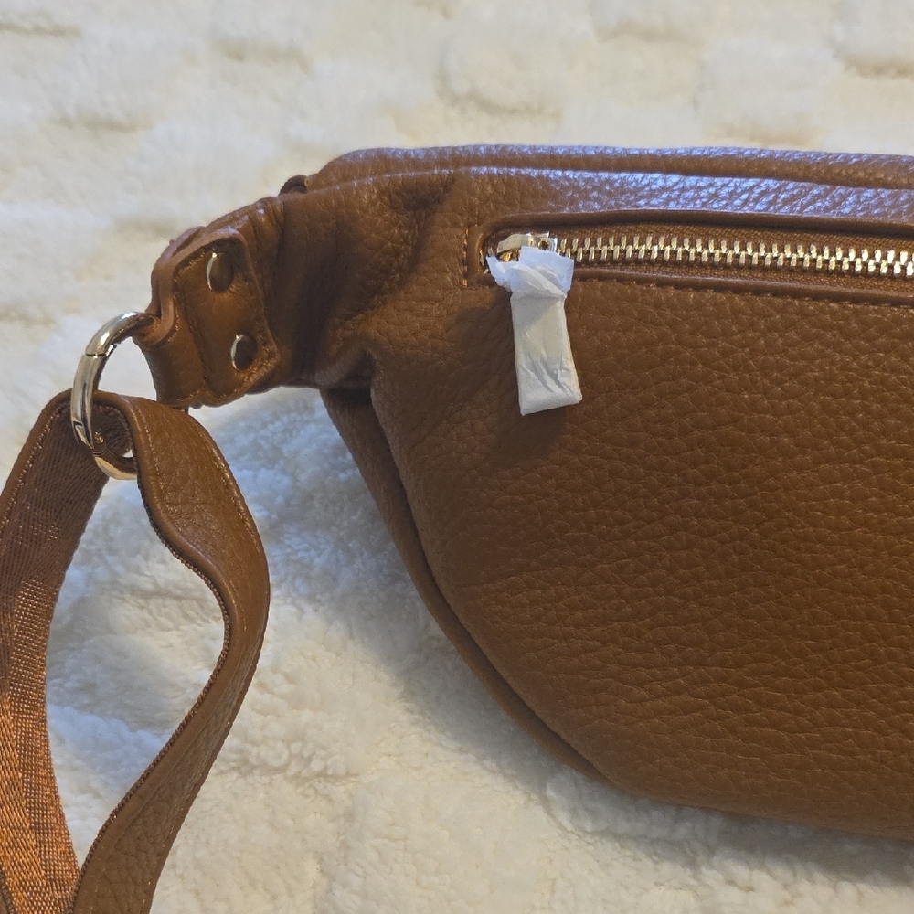 NWT Sedena Crossbody Belt Bag in Tan Pink Iterior One Size - Picture 6 of 8